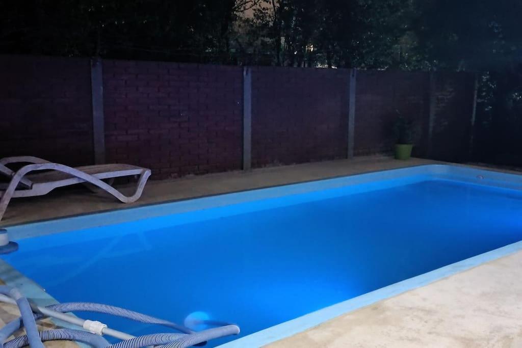 Casa Olivia- Alojamiento Con Piscina - Aeropuerto เอเซย์ซา ภายนอก รูปภาพ