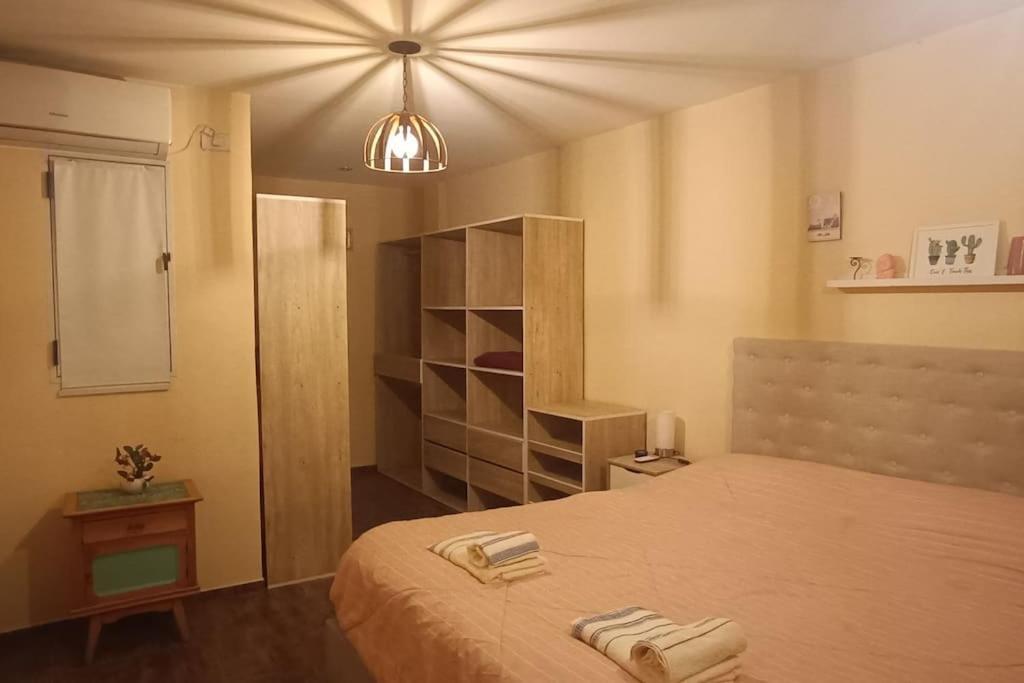 Casa Olivia- Alojamiento Con Piscina - Aeropuerto เอเซย์ซา ภายนอก รูปภาพ